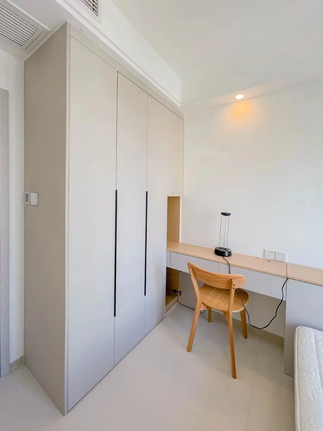 Leading Custom Wardrobes Closets Supplier Factory manufacturer in China for hotel apartment